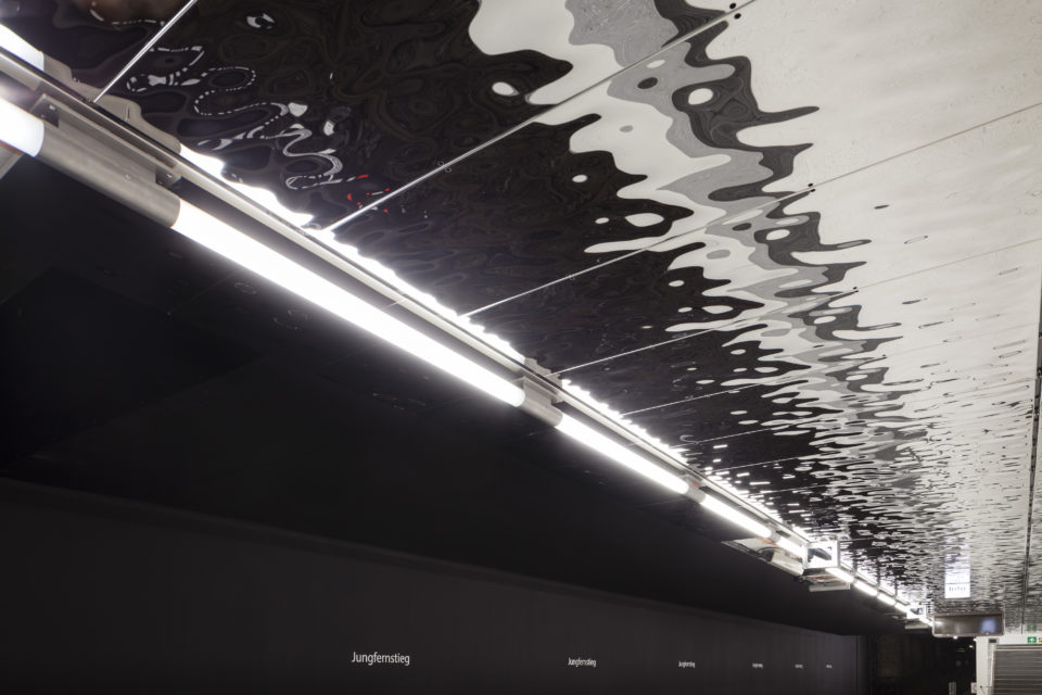 WRS U-Bahn Haltestelle Jungfernstieg U1 Umbau Bahnsteig Decke